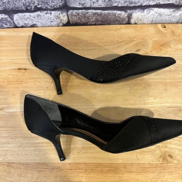 Metaphor Black Side Cut Out Heels Size 8 - Picture 3 of 6